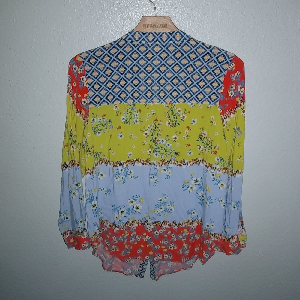 Fig & Flowers XLP Boho Floral Color Block Top Petite - Picture 4 of 9